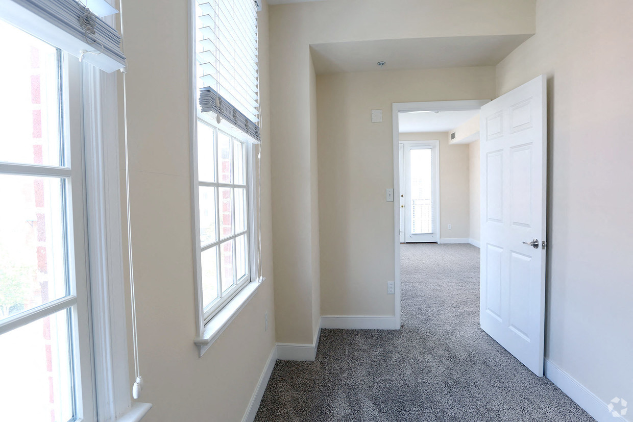 Gallery Photo 13